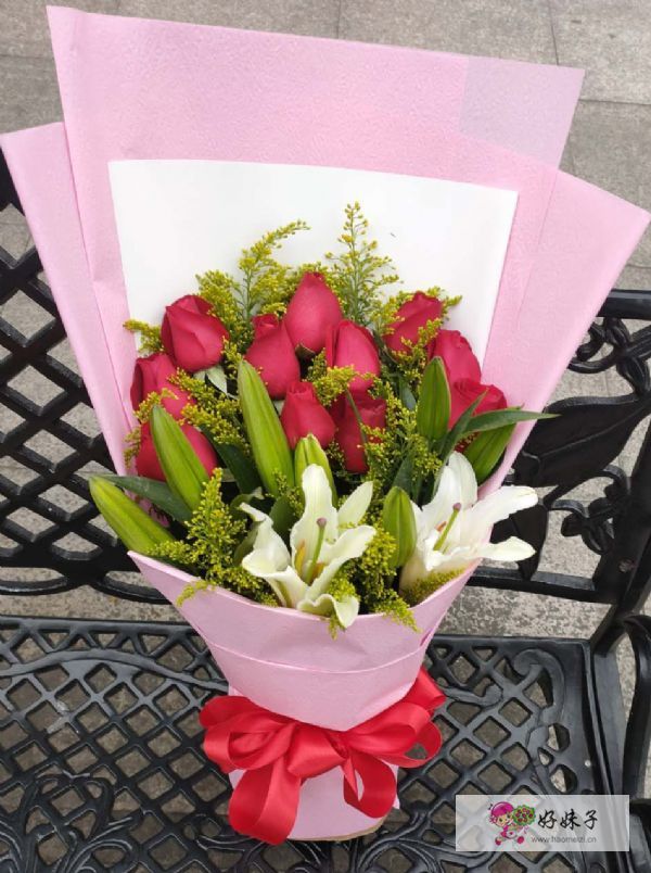 广元鲜花店送花上门,广元人民医院鲜花预定11朵红玫瑰,配送鲜花到家