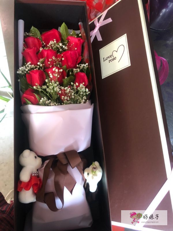 兰州兰州鲜花店微信号送花上门,兰州交通局附近鲜花预定红玫瑰11枝